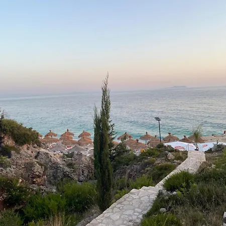 White Rocks Edera 2 I *