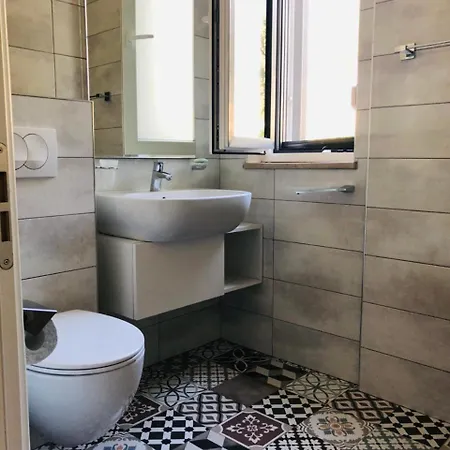 White Rocks Edera 2 I *